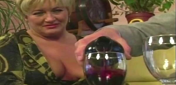 GER Sex-Geile MutterGrossmutter wird ordentlich gepoppt
